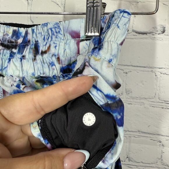 Lululemon Hotty Hot Shorts II Size 4 Athletic Run Abstract Artsy 4' Inseam Y2K - Picture 7 of 15